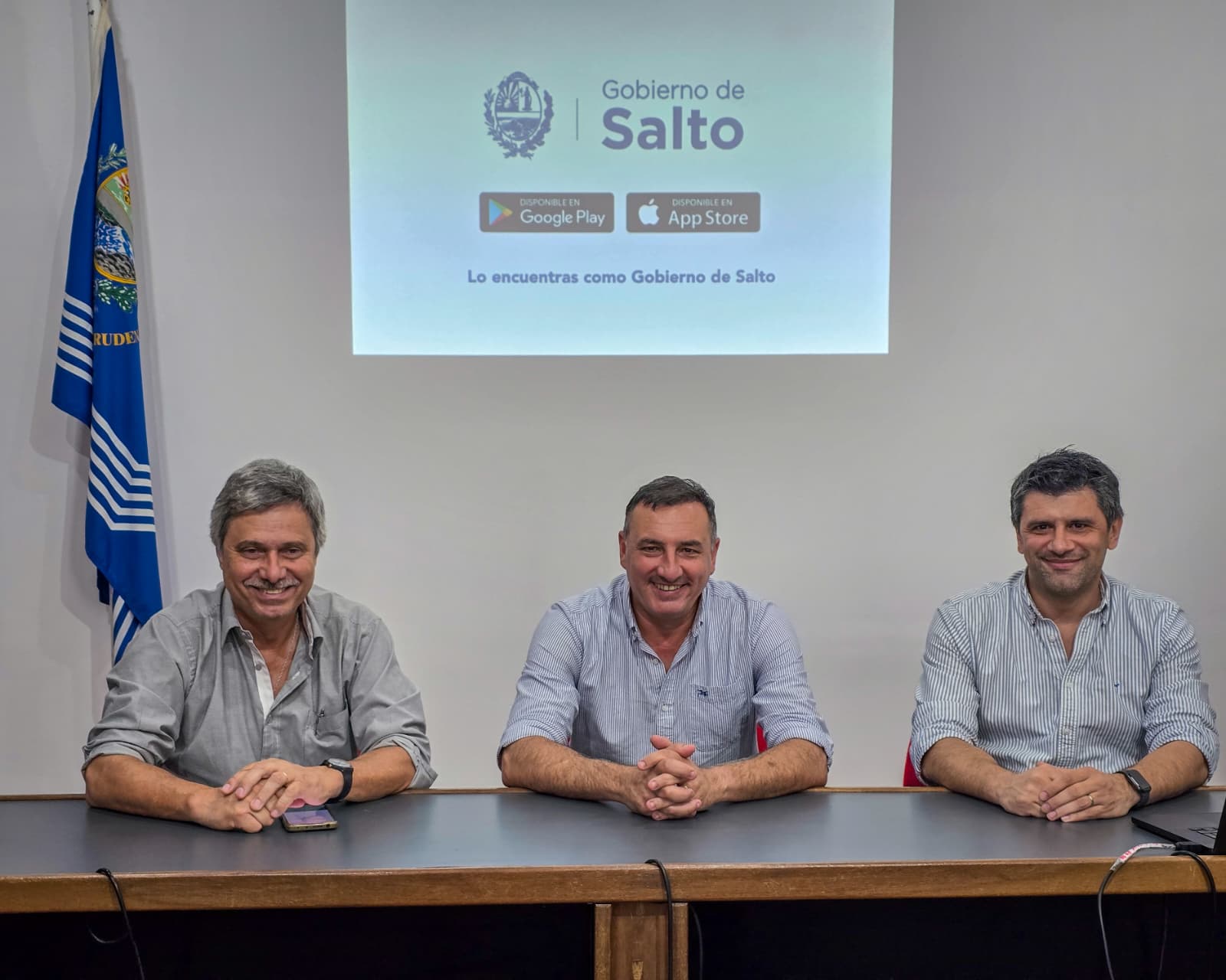 Con el objetivo de simplificar trámites y mejorar la atención Con el objetivo de simplificar trámites y mejorar la atención