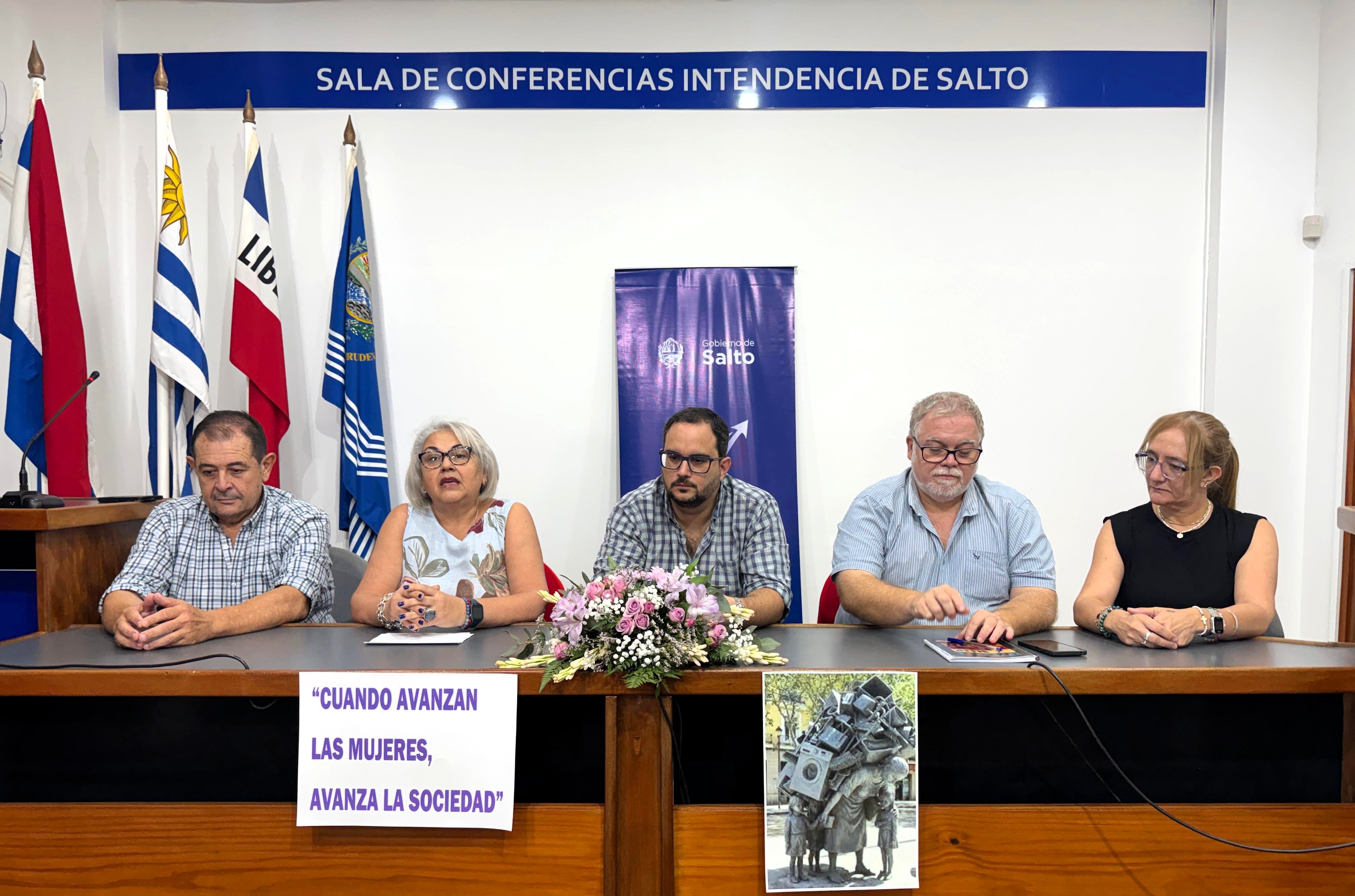 El Gobierno de Salto presentó el Mes de las Mujeres con enfoque en la igualdad y la descentralización El Gobierno de Salto presentó el Mes de las Mujeres con enfoque en la igualdad y la descentralización