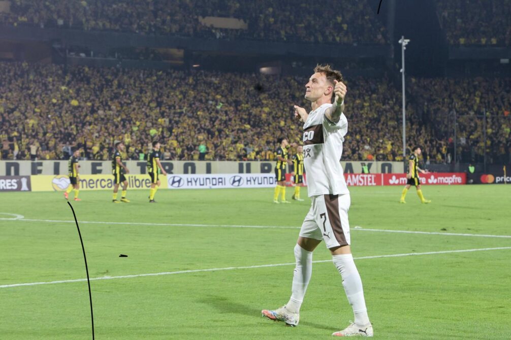 Peñarol perdió con Platense y se complica en La Copa Peñarol perdió con Platense y se complica en La Copa