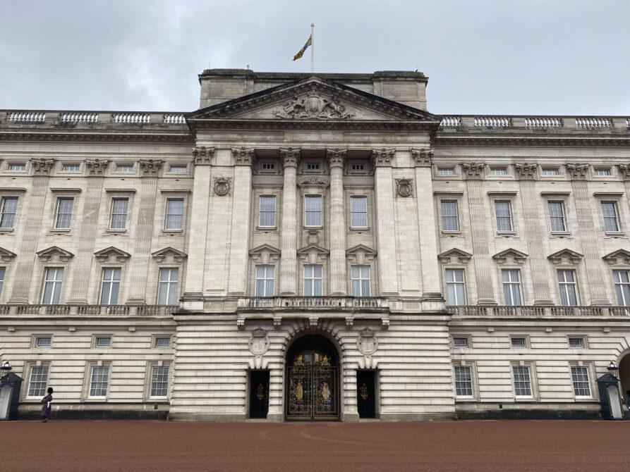La Policía detiene al expríncipe Andrés, hermano del rey británico Carlos III La Policía detiene al expríncipe Andrés, hermano del rey británico Carlos III
