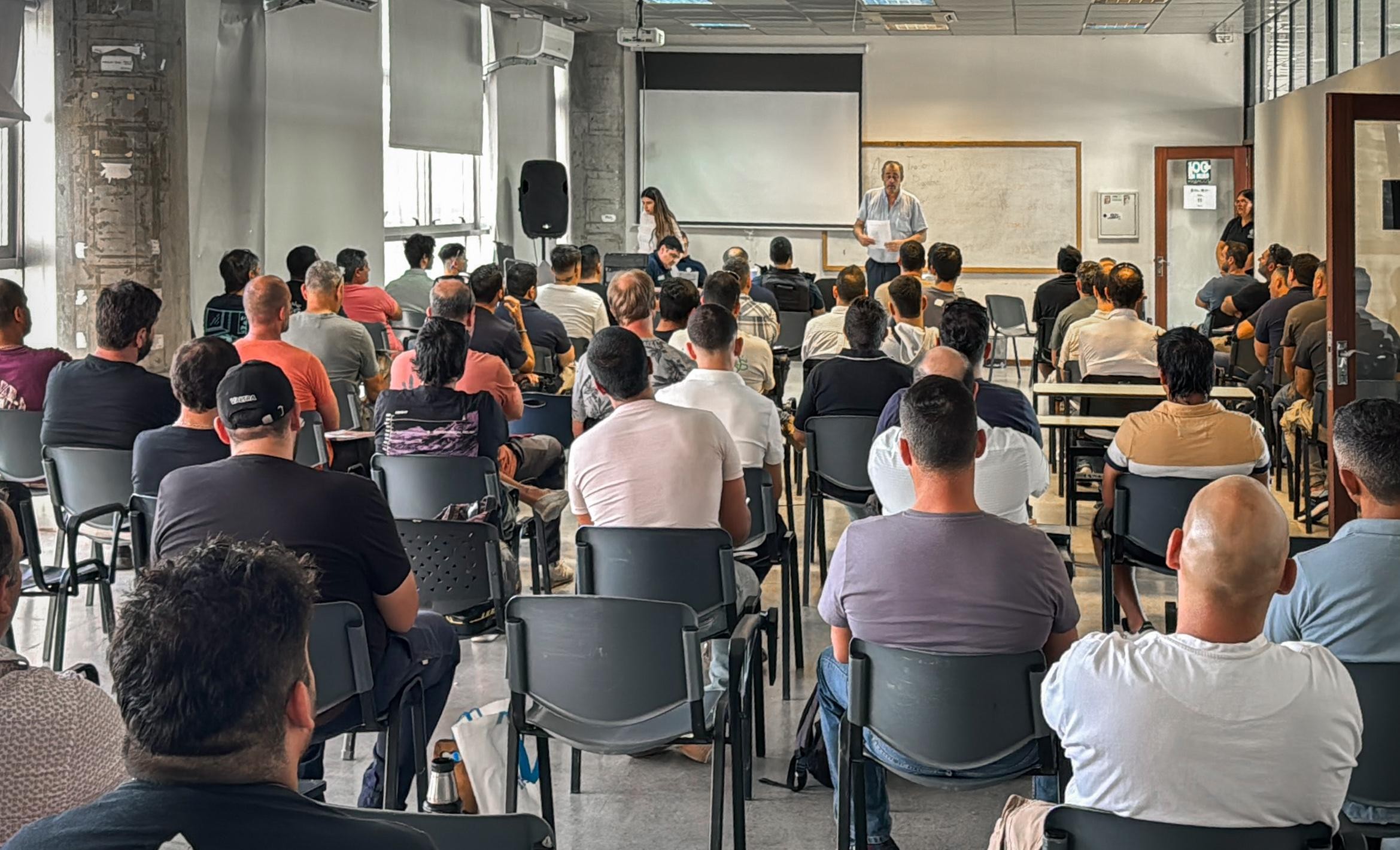 Se realizó la prueba teórica del concurso para choferes cobradores del servicio de ómnibus Se realizó la prueba teórica del concurso para choferes cobradores del servicio de ómnibus