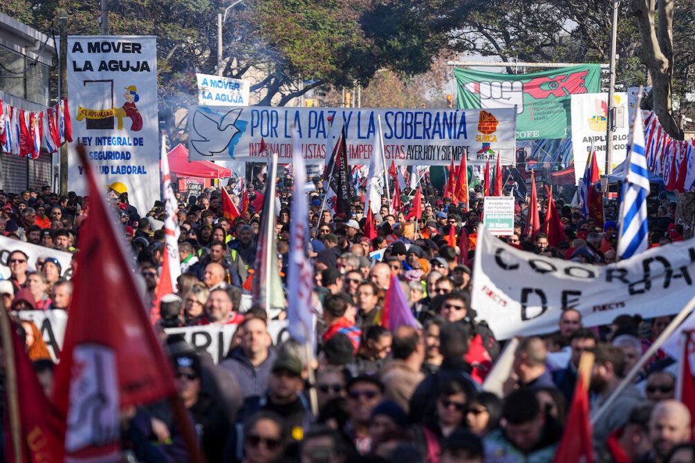 Pit Cnt reitera planteo de impuesto al 1% más rico: «La pobreza infantil no puede esperar» Pit Cnt reitera planteo de impuesto al 1% más rico: «La pobreza infantil no puede esperar»