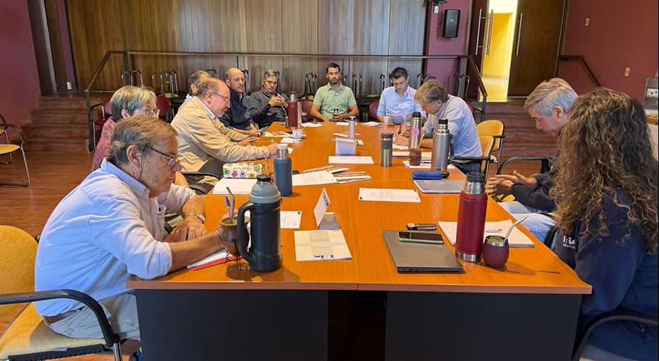 Gobierno de Salto participó en nueva instancia del CAR de INIA en el marco de su agenda de desarrollo productivo Gobierno de Salto participó en nueva instancia del CAR de INIA en el marco de su agenda de desarrollo productivo