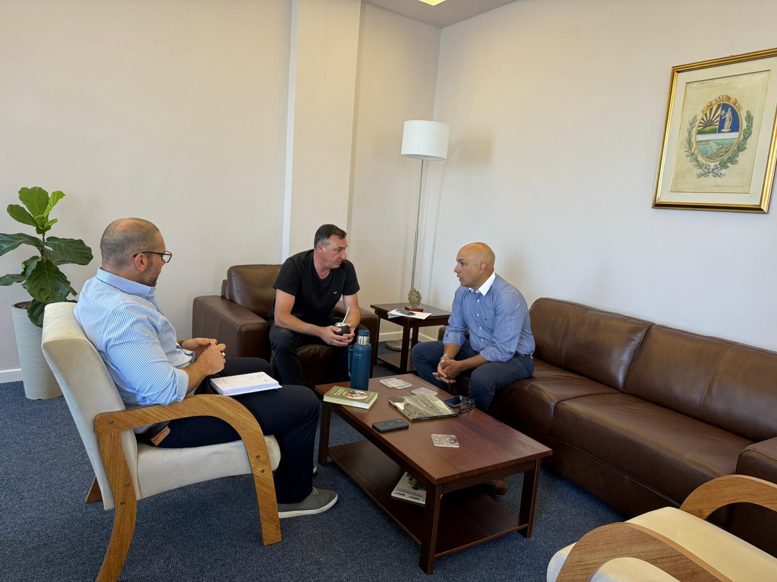 Albisu recibió a representantes de Salto Shopping para dialogar sobre proyectos futuros Albisu recibió a representantes de Salto Shopping para dialogar sobre proyectos futuros