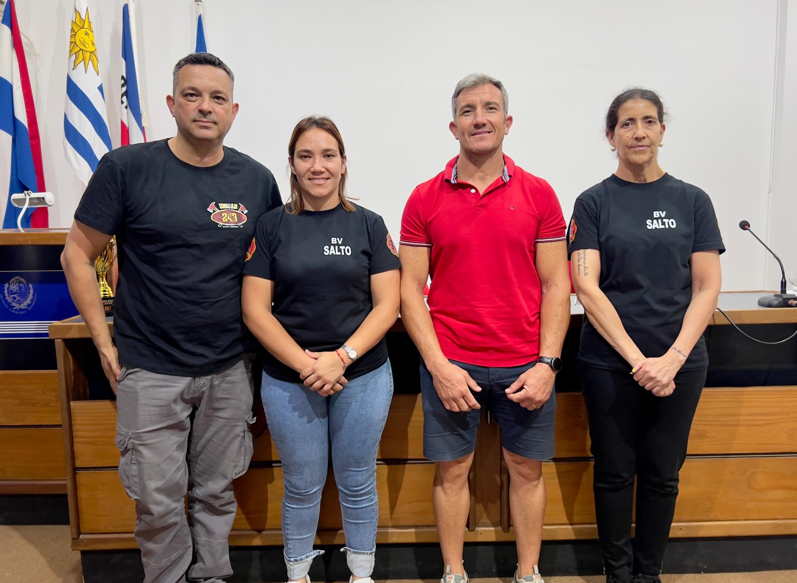 Correcaminata a beneficio de la Unidad 243 de Bomberos Voluntarios de Salto en Costanera Norte Correcaminata a beneficio de la Unidad 243 de Bomberos Voluntarios de Salto en Costanera Norte