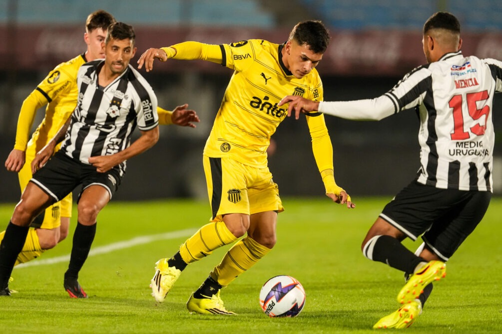 Peñarol y Wanderers definen el Torneo Intermedio Peñarol y Wanderers definen el Torneo Intermedio