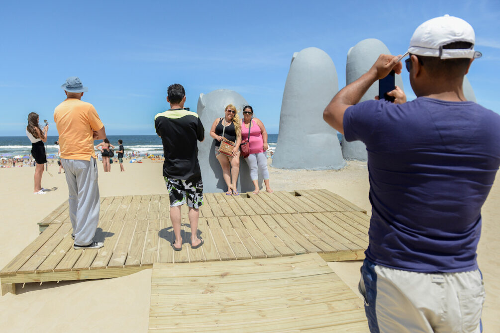 Cayeron los visitantes y el gasto de turistas durante el primer trimestre del año Cayeron los visitantes y el gasto de turistas durante el primer trimestre del año