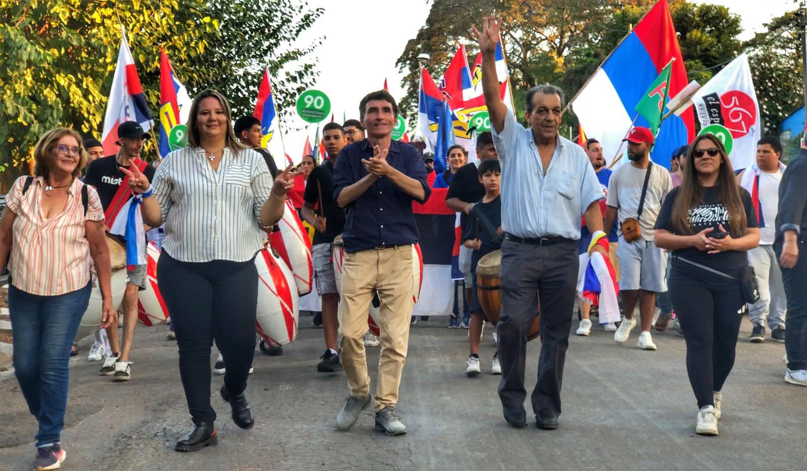Álvaro Lima cierra su campaña con un gran acto en Plaza Estigarribia de barrio Ceibal Álvaro Lima cierra su campaña con un gran acto en Plaza Estigarribia de barrio Ceibal