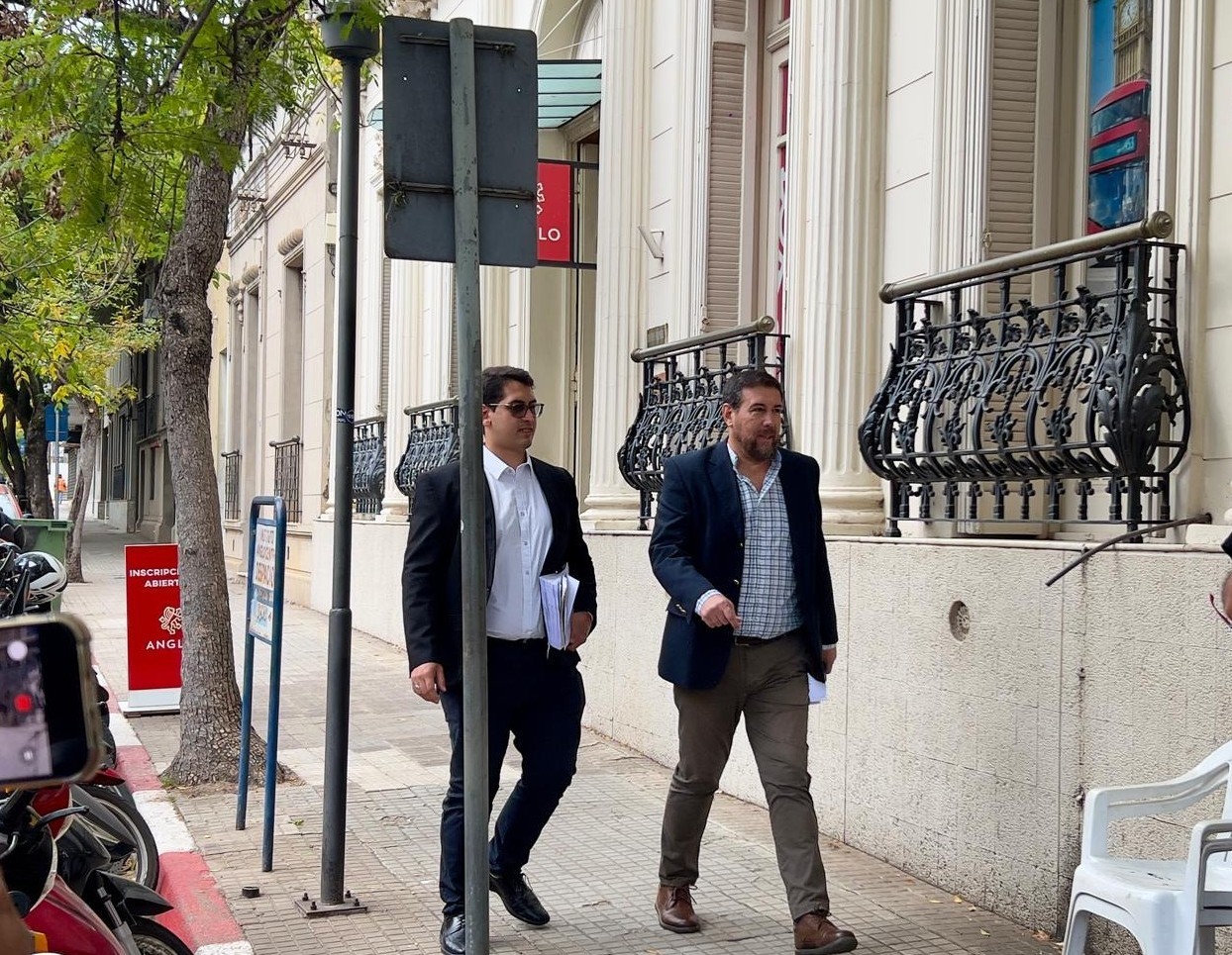 Gobierno de Salto denunció a exdirectora de Vivienda por aparentes desviaciones de materiales Gobierno de Salto denunció a exdirectora de Vivienda por aparentes desviaciones de materiales