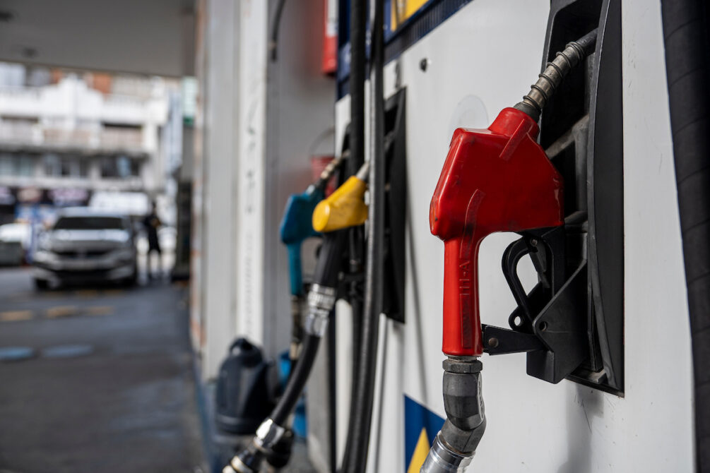 Nafta y supergás aumentan 7 % y gasoil 14 %, a partir de mayo Nafta y supergás aumentan 7 % y gasoil 14 %, a partir de mayo