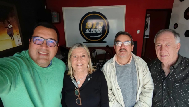 La visita a la Radio de Gustavo Lapaz junto a la Psicóloga Lucía Minutti Candidata a Diputada Lista 40 Partido Nacional