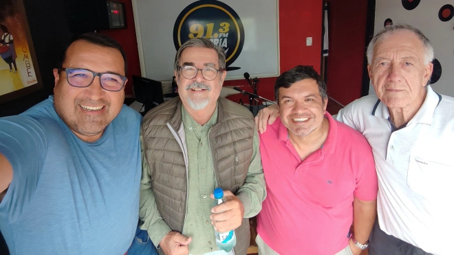 La visita a la Radio del Senador del Partido Colorado Dr Gustavo Zubia junto al Dr Pablo Vela Lista 9007 Coalición Republicana apoyando la Candidatura a la Intendencia de Salto de Marcelo Malaquina