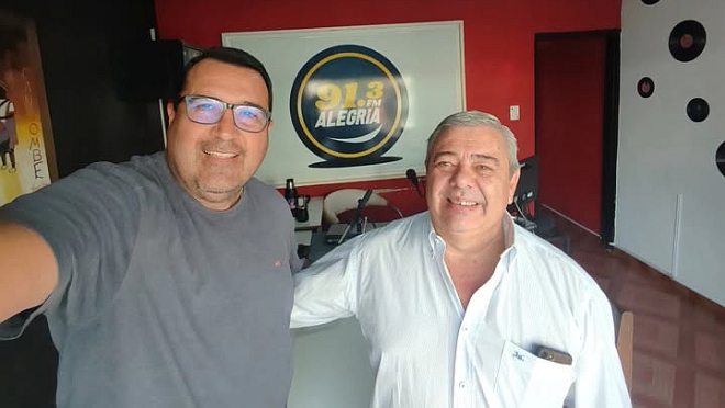 La visita a la Radio del Escribano Gustavo Varela Lista 330 Coalición Republicana apoyando la Candidatura a la Intendencia de Salto del Dr Carlos Albisu