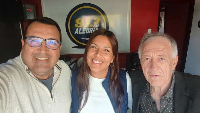 La visita a la Radio de la Lic. en Trabajo Social Claudia Fagundez Lista 5 Coalición Republicana apoyando la Candidatura a la Intendencia de Salto del Dr Carlos Albisu