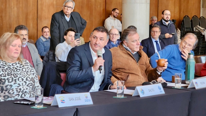 Carlos Albisu asumió vicepresidencia del Congreso de Intendentes