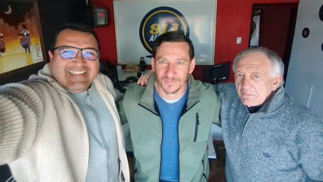 La visita a la Radio de Aquiles Mainardi Coordinador CECOED Intendencia de Salto