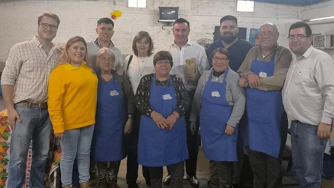 *Merendero Andresito con Visita de Gobernación Distrito j1 de Leones e Intendente*