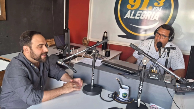 La visita a la Radio del Profesor Gonzalo Civila Ministro del Ministerio de Desarrollo Social en su visita a Salto