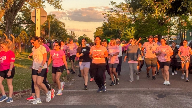 Corre Caminata Contra el Cáncer de Mama organizada por RAP ASSE Salto reunió a más de 300 participantes en su Cuarta Edición.