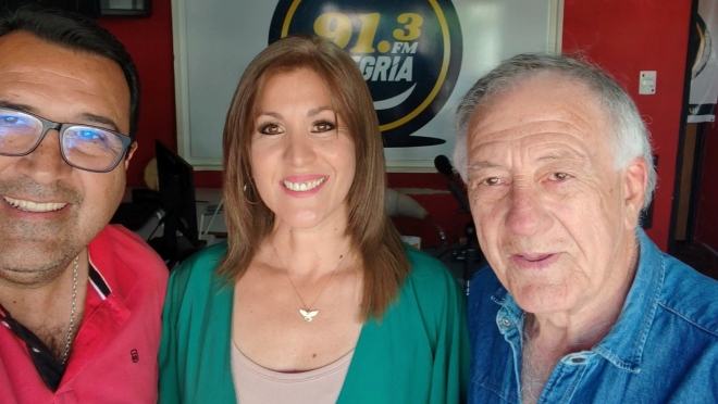 La visita a la Radio de la Dra Debora Sotelo contando e invitando a la conferencia gratuita del jueves 20!