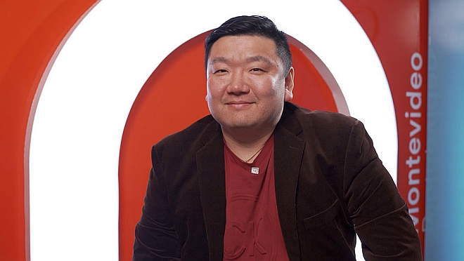 Del sueño de futbolista en China a diputado en Uruguay: la historia de “Jackie” Tan Meng