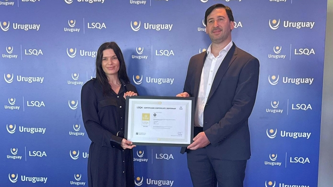 Hito de Calidad y Reconocimiento: Recibimos el Certificado Marca País Uruguay