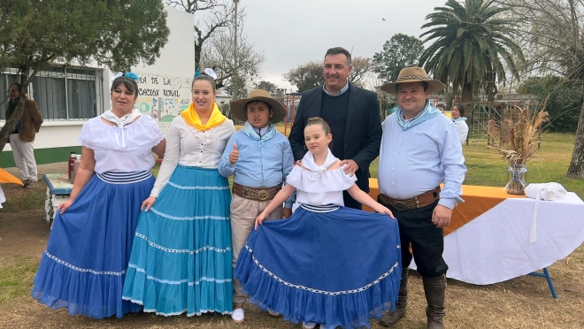 Termas del Arapey: Intendente Albisu participó de los festejos de los 100 años de la Escuela Rural Nº 58