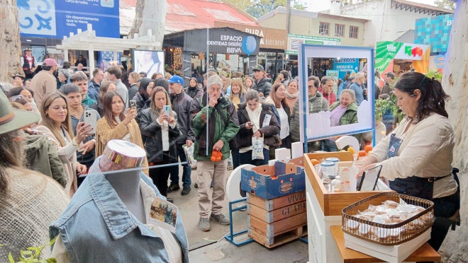 Stand de Salto cautivó al público en la Expo Prado con sabores, historias y arte en vivo