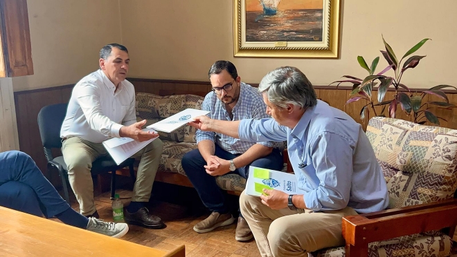 Gobierno de Salto entregó a la Junta, informe financiero y el plan de obras a realizar con financiamiento solicitado