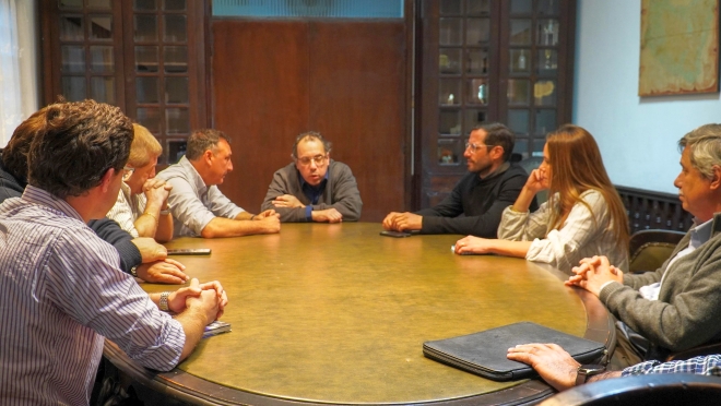 El ministro de Turismo Pablo Menoni fue recibido en Salto por el intendente Albisu