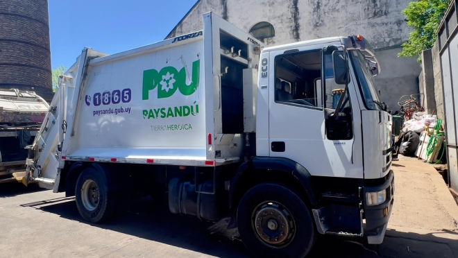 Albisu le pidió a Paysandú el préstamo de un camión recolector para mejorar el servicio en Salto