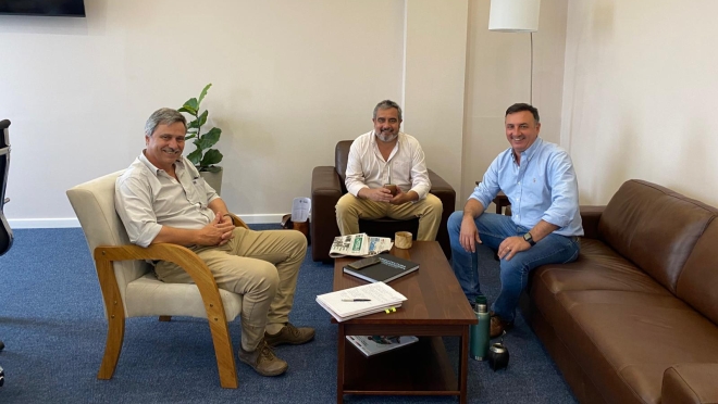 Albisu y Texeira Núñez recibieron al diputado De Brum, quien presentó proyectos para Salto